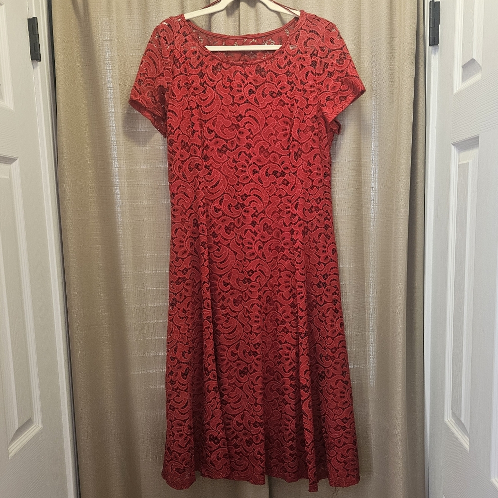 Chic Red Lace Midi Dress